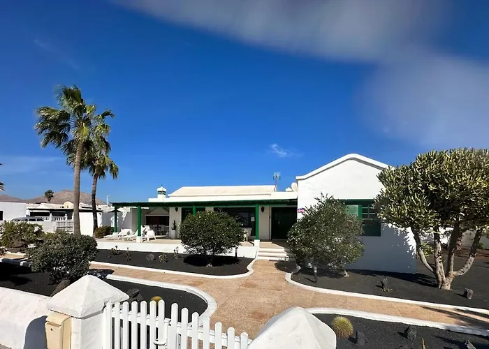 Luxury Sea Front -la Orilla Villa