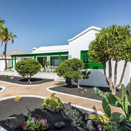 Luxury Sea Front -la Orilla 别墅 *