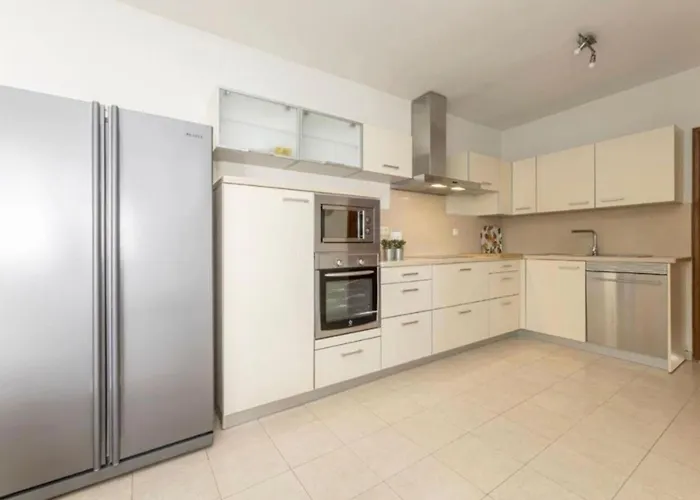 Luxury Sea Front -la Orilla 别墅