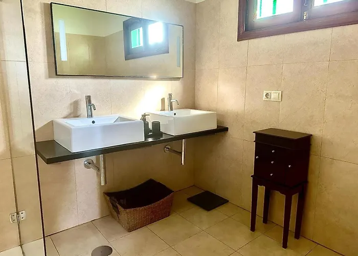 Luxury Sea Front -la Orilla Playa Honda (Lanzarote)